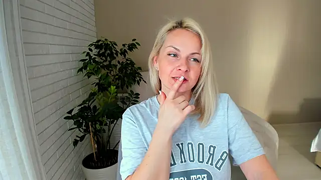 Alicee Gracee online show from 02-03-25, 10:58