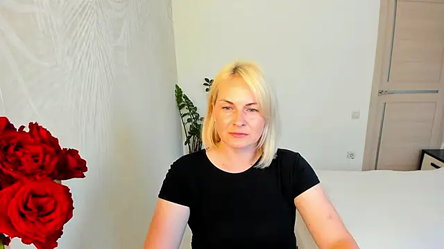 Snapshot of Alicee_Gracee chatting on 06-15-26, 02:30 Alicee Gracee online show from 06-15-26, 02:30