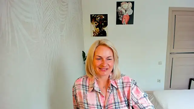 Snapshot of Alicee_Gracee chatting on 07-05-26, 09:49 Alicee Gracee online show from 07-05-26, 09:49