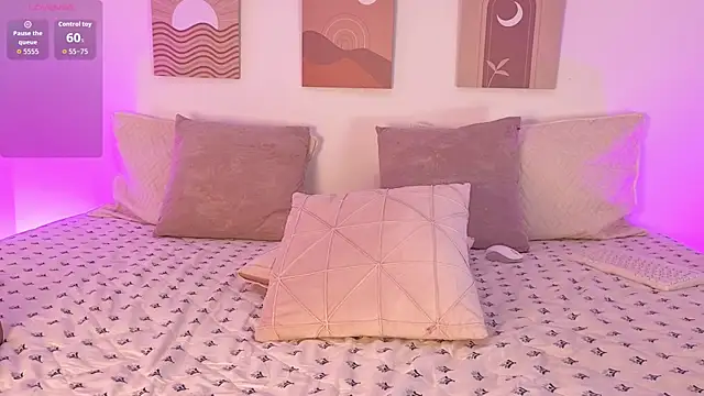 Snapshot of Mia_Heartt chatting on 12-02-25, 07:53 Mia Heartt online show from 12-02-25, 07:53