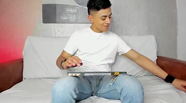 Lucii fer  online show from 03-19-25, 11:28