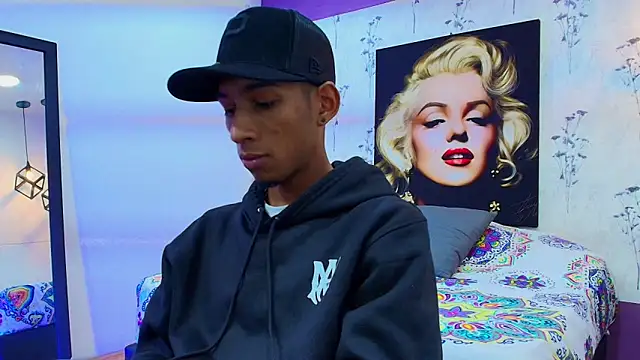 Snapshot of alejandro_king1 chatting on 02-26-25, 12:47 alejandro king1 online show from 02-26-25, 12:47