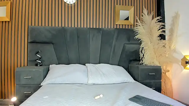 NaxaAndLexi  online show from 02-06-26, 01:58