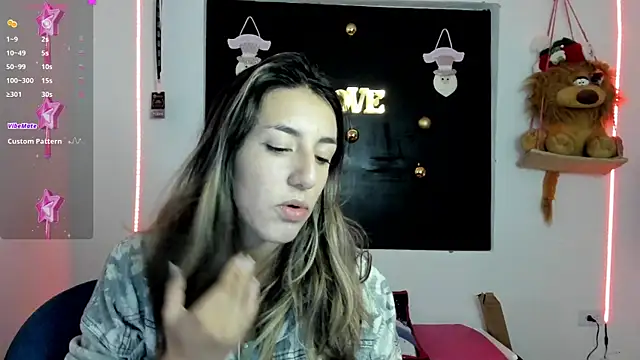 Snapshot of queen-natty chatting on 12-06-24, 03:41 queen-natty online show from 12-06-24, 03:41