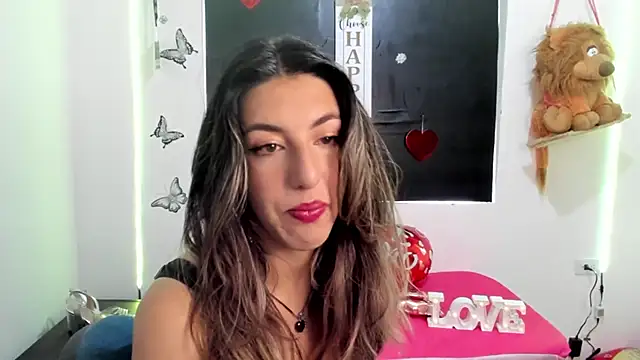 Snapshot of queen-natty chatting on 03-07-25, 01:29 queen-natty online show from 03-07-25, 01:29