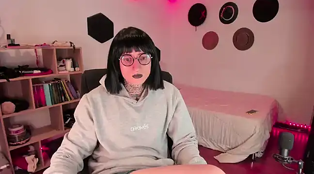 Snapshot of ShiiraVelkor chatting on 12-14-24, 11:29 ShiiraVelkor online show from 12-14-24, 11:29