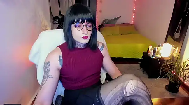 Snapshot of ShiiraVelkor chatting on 02-19-25, 10:12 ShiiraVelkor online show from 02-19-25, 10:12