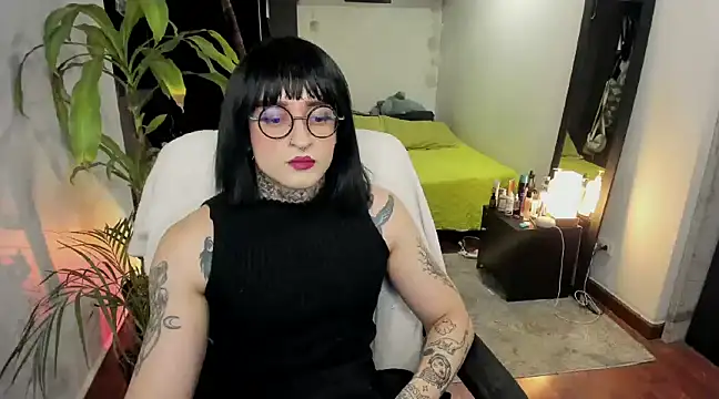 Snapshot of ShiiraVelkor chatting on 03-05-25, 09:04 ShiiraVelkor online show from 03-05-25, 09:04