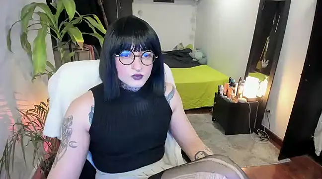 Snapshot of ShiiraVelkor chatting on 03-10-25, 09:07 ShiiraVelkor online show from 03-10-25, 09:07