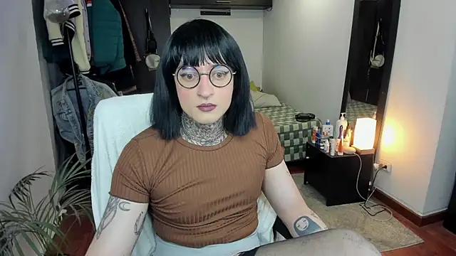 Snapshot of ShiiraVelkor chatting on 09-12-25, 09:42 ShiiraVelkor online show from 09-12-25, 09:42