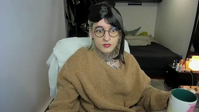 Snapshot of ShiiraVelkor chatting on 10-22-25, 09:31 ShiiraVelkor online show from 10-22-25, 09:31