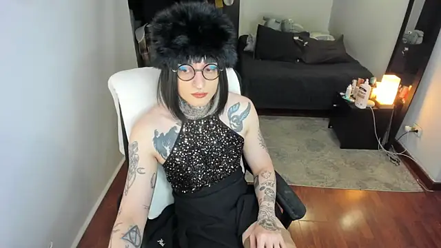 Snapshot of ShiiraVelkor chatting on 02-05-26, 09:25 ShiiraVelkor online show from 02-05-26, 09:25