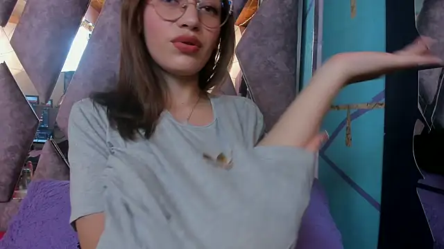 Snapshot of LARICSABLUE chatting on 02-08-25, 04:25 LARICSABLUE online show from 02-08-25, 04:25