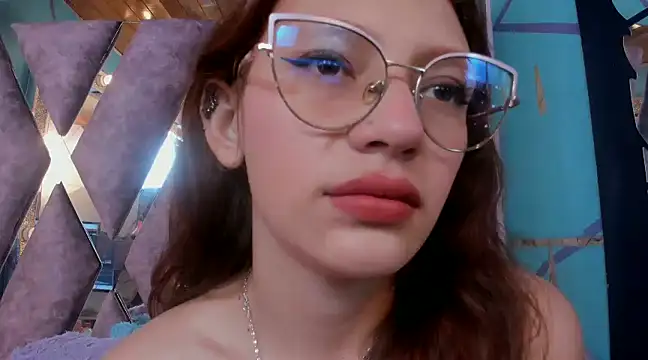 Snapshot of LARICSABLUE chatting on 02-18-25, 03:42 LARICSABLUE online show from 02-18-25, 03:42