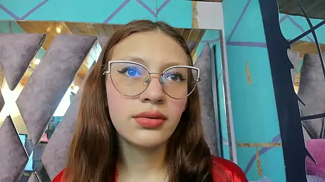 Snapshot of LARICSABLUE chatting on 03-06-25, 04:07 LARICSABLUE online show from 03-06-25, 04:07