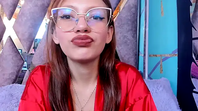 Snapshot of LARICSABLUE chatting on 03-08-25, 09:51 LARICSABLUE online show from 03-08-25, 09:51