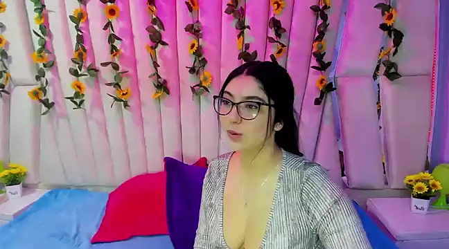 Lucy Anall  online show from 01-15-25, 09:51