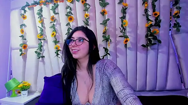 Lucy Anall  online show from 03-21-25, 11:56