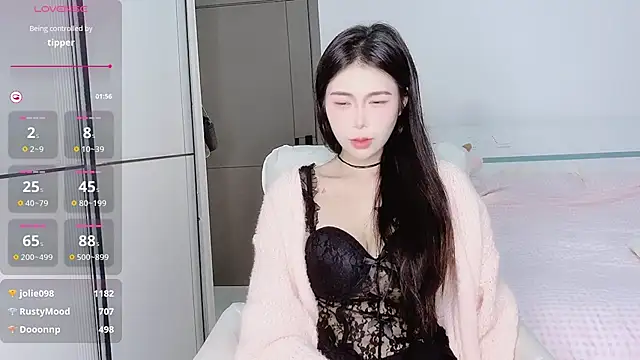 Snapshot of White-Star chatting on 12-22-24, 07:31 White-Star online show from 12-22-24, 07:31