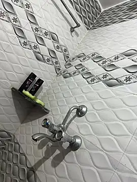 Snapshot of Rahulroy96 chatting on 12-16-24, 05:49 Rahulroy96 online show from 12-16-24, 05:49