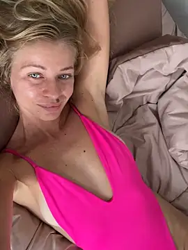 Snapshot of -OliWow- chatting on 03-01-26, 01:51 -OliWow- online show from 03-01-26, 01:51