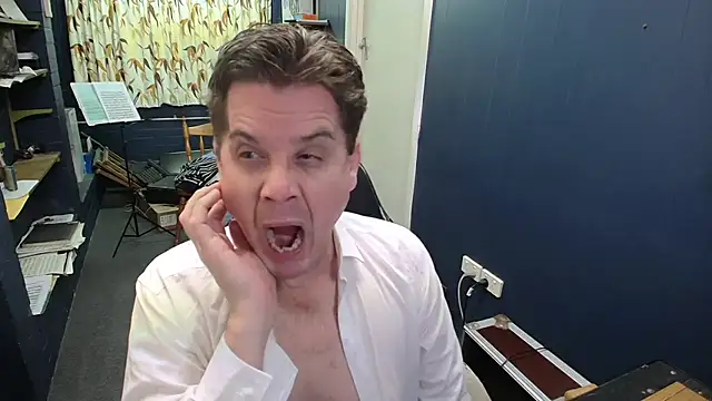 Snapshot of tilobinder chatting on 05-22-26, 03:06 tilobinder online show from 05-22-26, 03:06