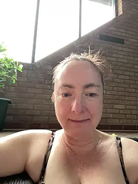 LouiseTswing online show from 12-09-24, 01:55