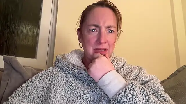 LouiseTswing online show from 02-05-25, 08:57