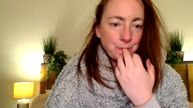 LouiseTswing online show from 03-06-25, 07:43