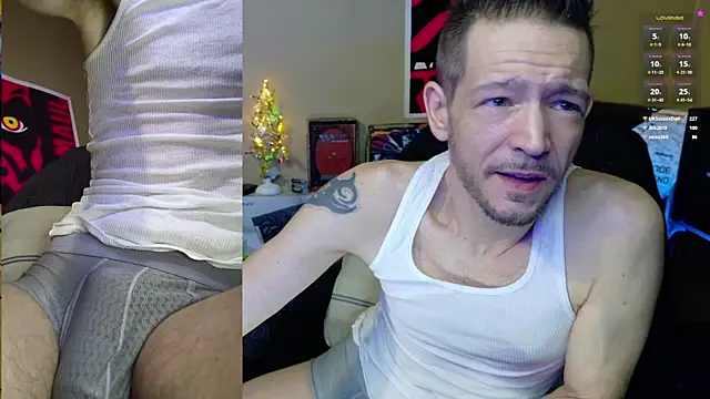 Snapshot of MasterForgedRayy chatting on 12-27-24, 08:13 MasterForgedRayy online show from 12-27-24, 08:13