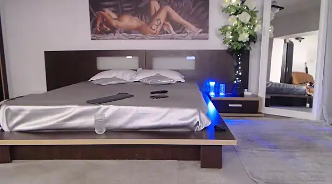 Halie May online show from 12-22-24, 03:11