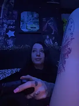 MissMidnightUK online show from 12-14-25, 12:27