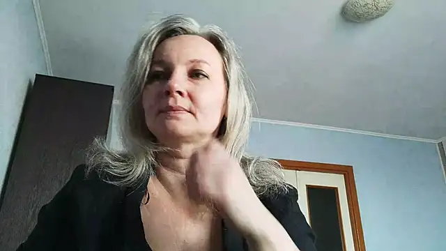 EdithManning online show from 03-12-26, 05:57