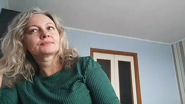 Snapshot of EdithManning chatting on 04-25-26, 06:49 EdithManning online show from 04-25-26, 06:49
