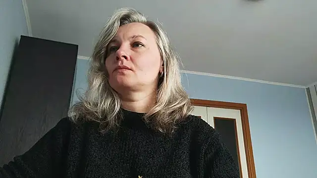 Snapshot of EdithManning chatting on 04-26-26, 06:33 EdithManning online show from 04-26-26, 06:33