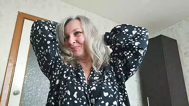 Snapshot of EdithManning chatting on 05-21-26, 05:58 EdithManning online show from 05-21-26, 05:58