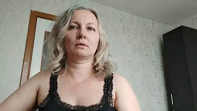 Snapshot of EdithManning chatting on 07-20-26, 11:34 EdithManning online show from 07-20-26, 11:34