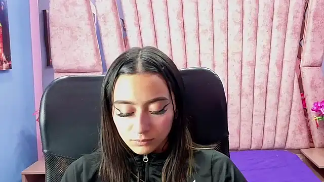 Miaa Thopmson online show from 09-19-25, 07:25