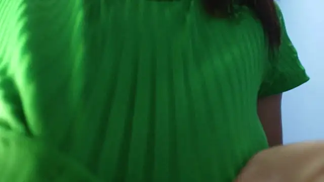 Miaa Thopmson online show from 12-14-25, 01:11