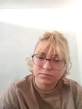 Snapshot of iDogrose21 chatting on 12-20-25, 03:52 iDogrose21 online show from 12-20-25, 03:52