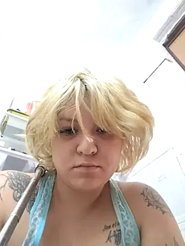 Snapshot of iDogrose21 chatting on 01-11-26, 05:29 iDogrose21 online show from 01-11-26, 05:29