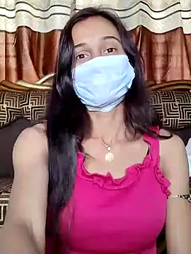 Snapshot of Oleevia chatting on 01-07-25, 10:32 Oleevia online show from 01-07-25, 10:32