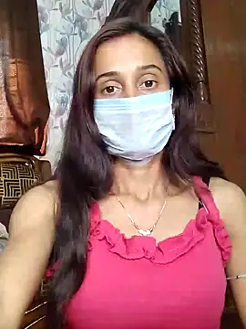 Snapshot of Oleevia chatting on 02-06-25, 09:22 Oleevia online show from 02-06-25, 09:22