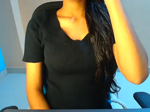 Snapshot of Chandani-Love chatting on 04-27-26, 06:06 Chandani-Love online show from 04-27-26, 06:06