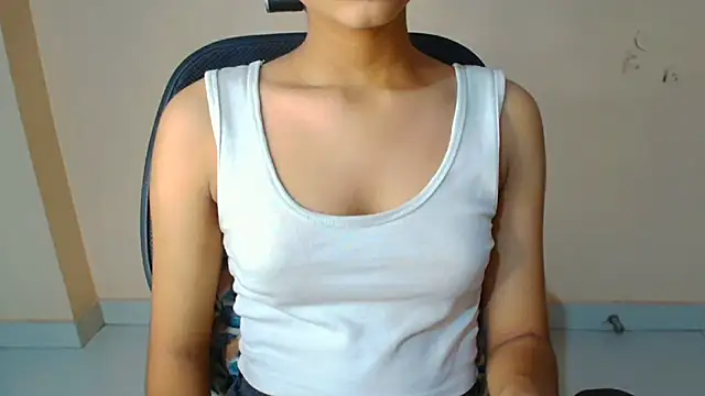 Snapshot of Chandani-Love chatting on 05-27-26, 12:57 Chandani-Love online show from 05-27-26, 12:57