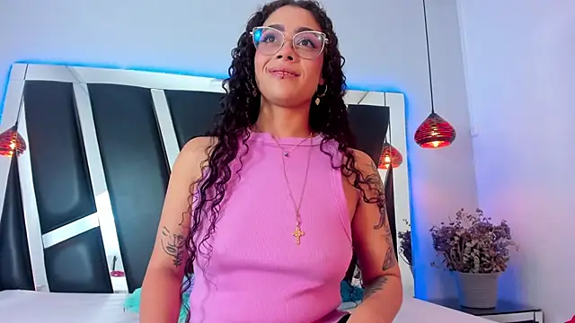 Snapshot of antonelllepiercee chatting on 03-16-25, 11:38 antonelllepiercee online show from 03-16-25, 11:38