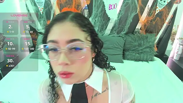 Snapshot of antonelllepiercee chatting on 10-28-25, 11:36 antonelllepiercee online show from 10-28-25, 11:36