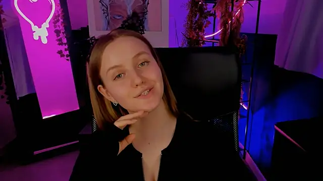 Snapshot of KellyPoter chatting on 12-13-24, 12:28 KellyPoter online show from 12-13-24, 12:28