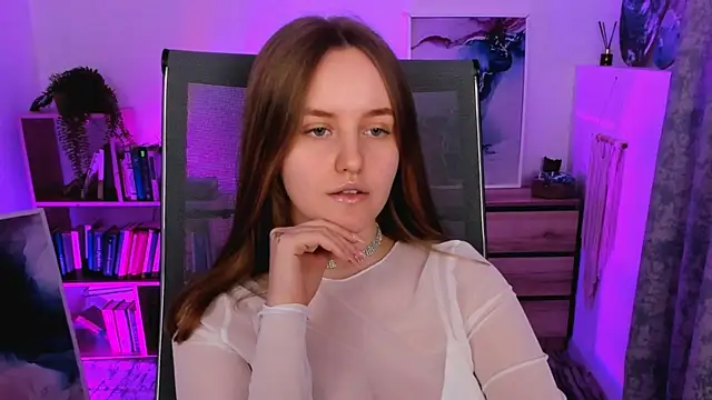 Snapshot of KellyPoter chatting on 02-20-25, 12:47 KellyPoter online show from 02-20-25, 12:47