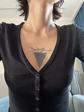 kikidoll online show from 04-15-26, 03:24